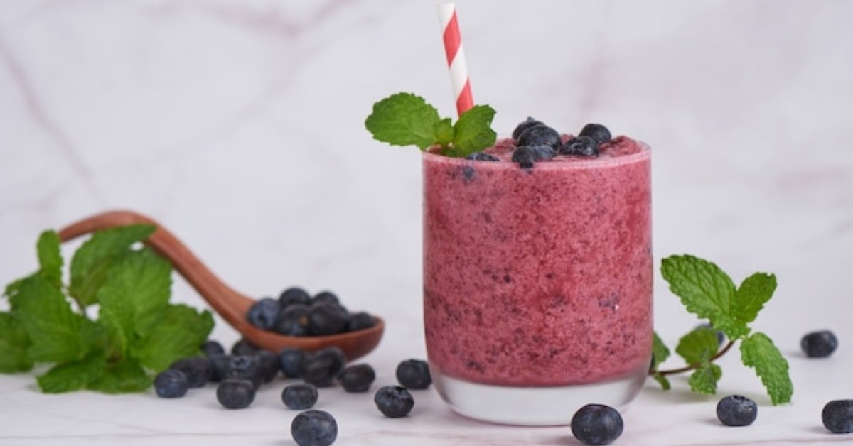 Blueberry Oat Breakfast Smoothie