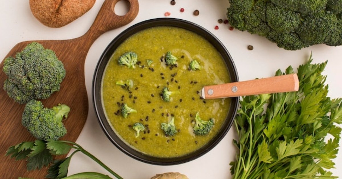 Brócoli Soup with Garlic and Herbs