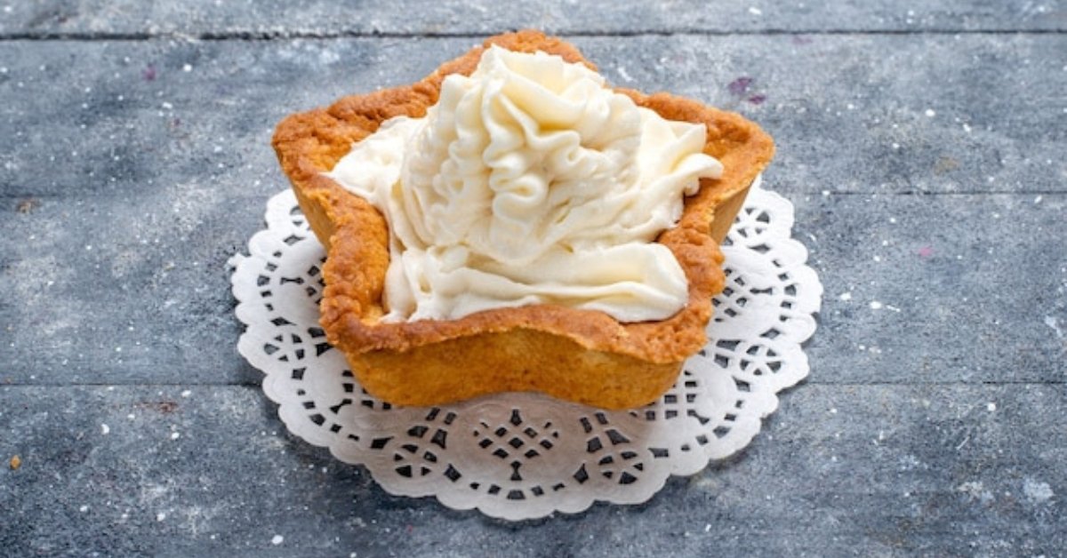 Fluffy Vanilla Buttercream Frosting