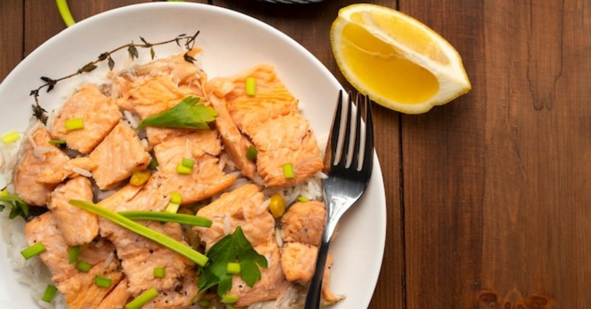 Lemon Garlic Salmon Rice Bowl