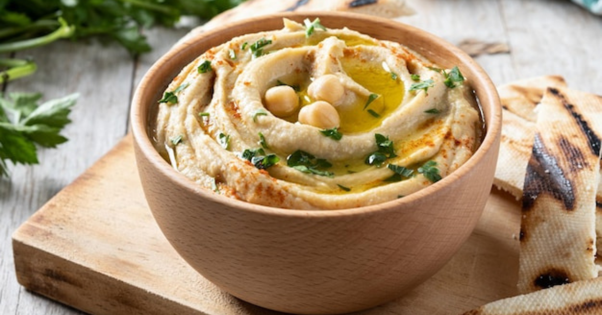 Classic Hummus with Pita Bread