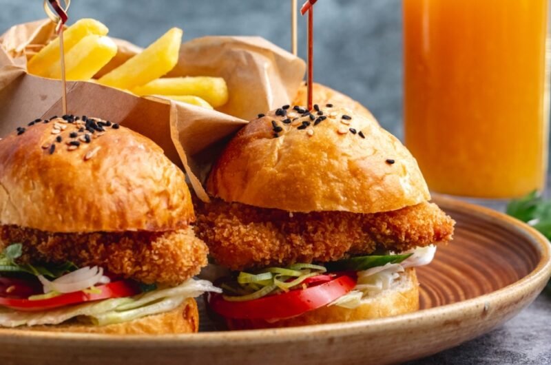 Crispy Hot Honey Chicken Sandwich Recipe – Sweet, Spicy & Crunchy Perfection