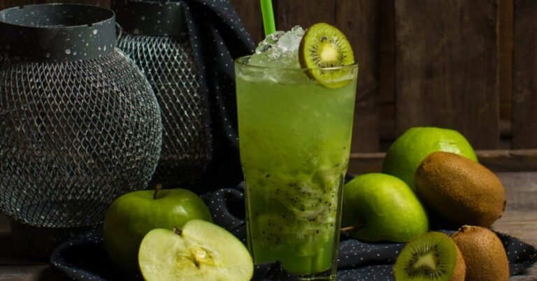 Kiwi Lime Refresher – Fresh, Tangy & Healthy Homemade Drink