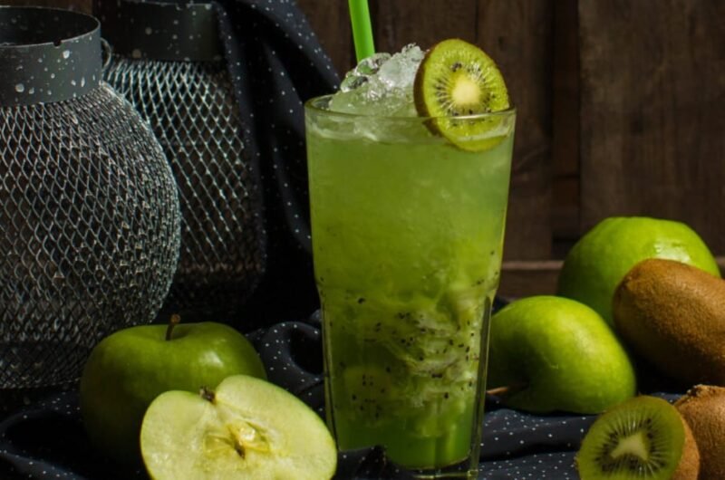 Kiwi Lime Refresher – Fresh, Tangy & Healthy Homemade Drink