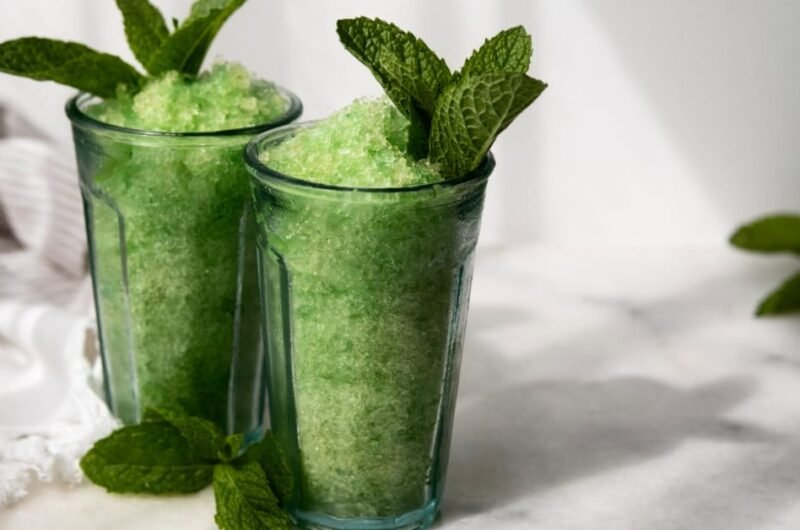 Minty Lemon Freeze – Refreshing Summer Icy Drink
