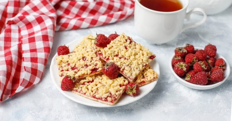 Strawberry Oatmeal Crumble Bars